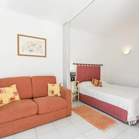Apartment Centeanes White House *