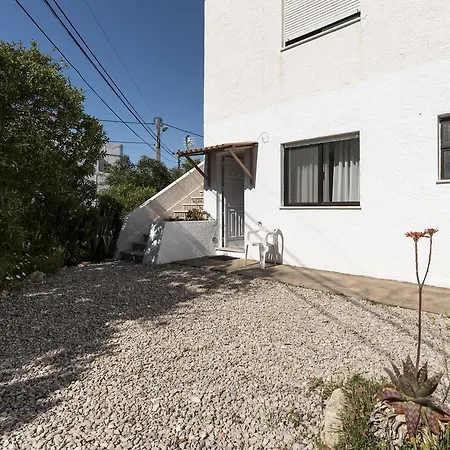 Centeanes White House Apartment *